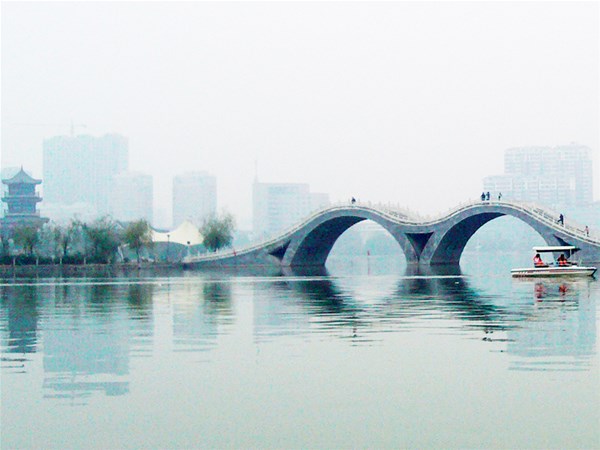 上車(chē)，帶你游玩帶你飛
